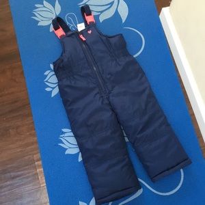 Toddler girl’s snow bib size 3t